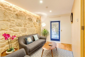 Riverside 2 Bedroom Apartment by DA'HOME